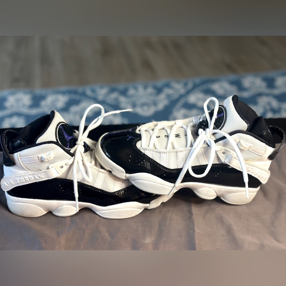 LIGHTLY USED JORDAN CONCORD “6 RINGS” *WOMEN SIZE 7.5 / YOUTH SIZE 6 *